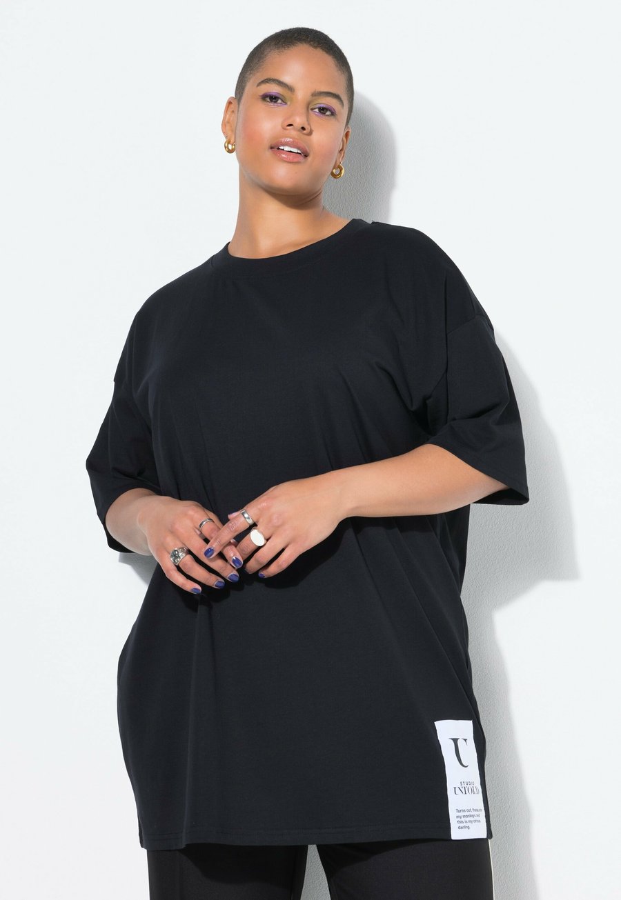 Футболка Studio Untold LOGO PATCH, Black, Черный, Футболка Studio Untold LOGO PATCH, Black
Футболка Studio Untold LOGO PATCH, Black, Черный, Футболка Studio Untold LOGO PATCH, Black