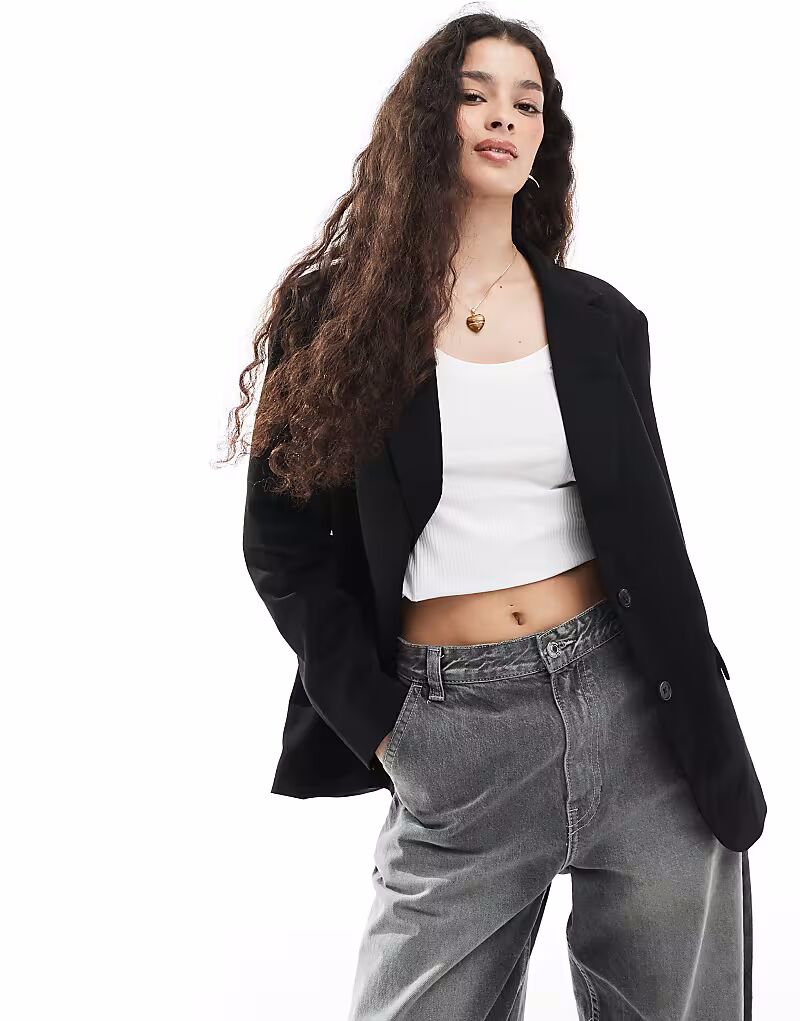 Cotton:On На блейзере Лолита черного цвета
Cotton:On На блейзере Лолита черного цвета