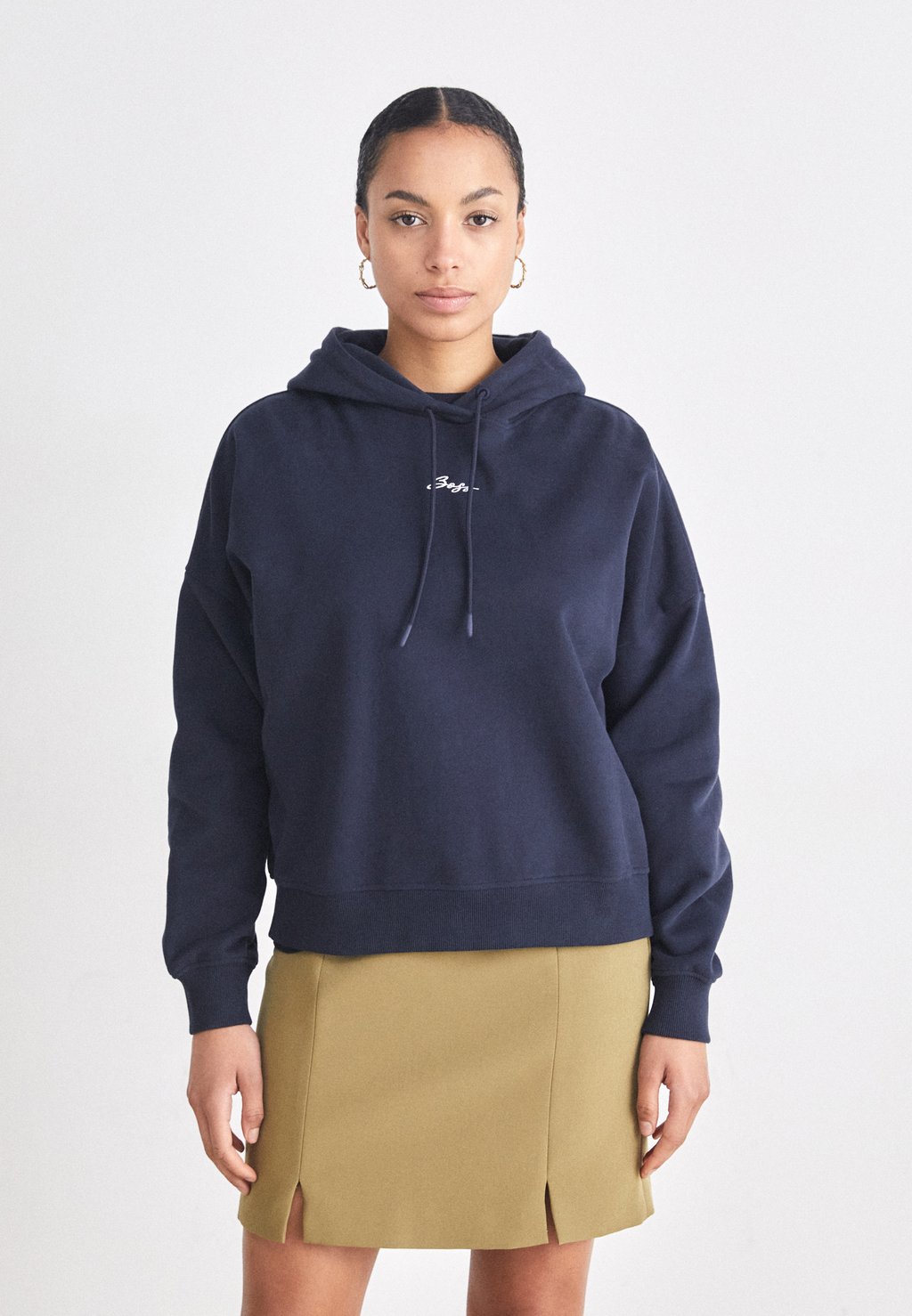 Толстовка с капюшоном BOSS, темно-синий
Толстовка с капюшоном BOSS, темно-синий