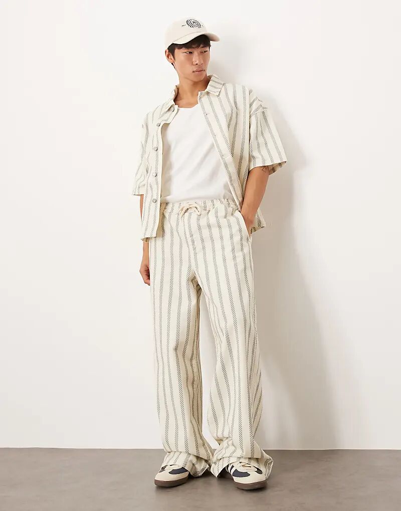 Супер свободные брюки ASOS DESIGN от Coord кремового цвета с синей полоской 
Супер свободные брюки ASOS DESIGN от Coord кремового цвета с синей полоской