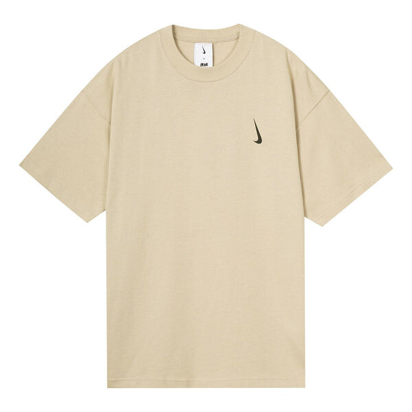 Футболка Nike x Billie Eilish Crossover SS22 Solid Color Loose Cozy Short Sleeve Asia Edition Couple Style Brown, мультиколор 
Футболка Nike x Billie Eilish Crossover SS22 Solid Color Loose Cozy Short Sleeve Asia Edition Couple Style Brown, мультиколор