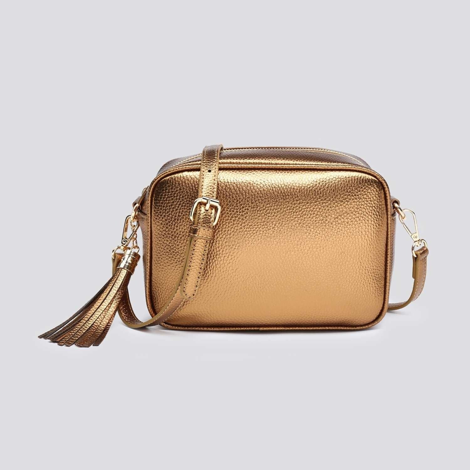 Сумка через плечо Shiny Metallic с кисточками и подвеской в виде фотоаппарата Kitise, коричневый
Сумка через плечо Shiny Metallic с кисточками и подвеской в виде фотоаппарата Kitise, коричневый