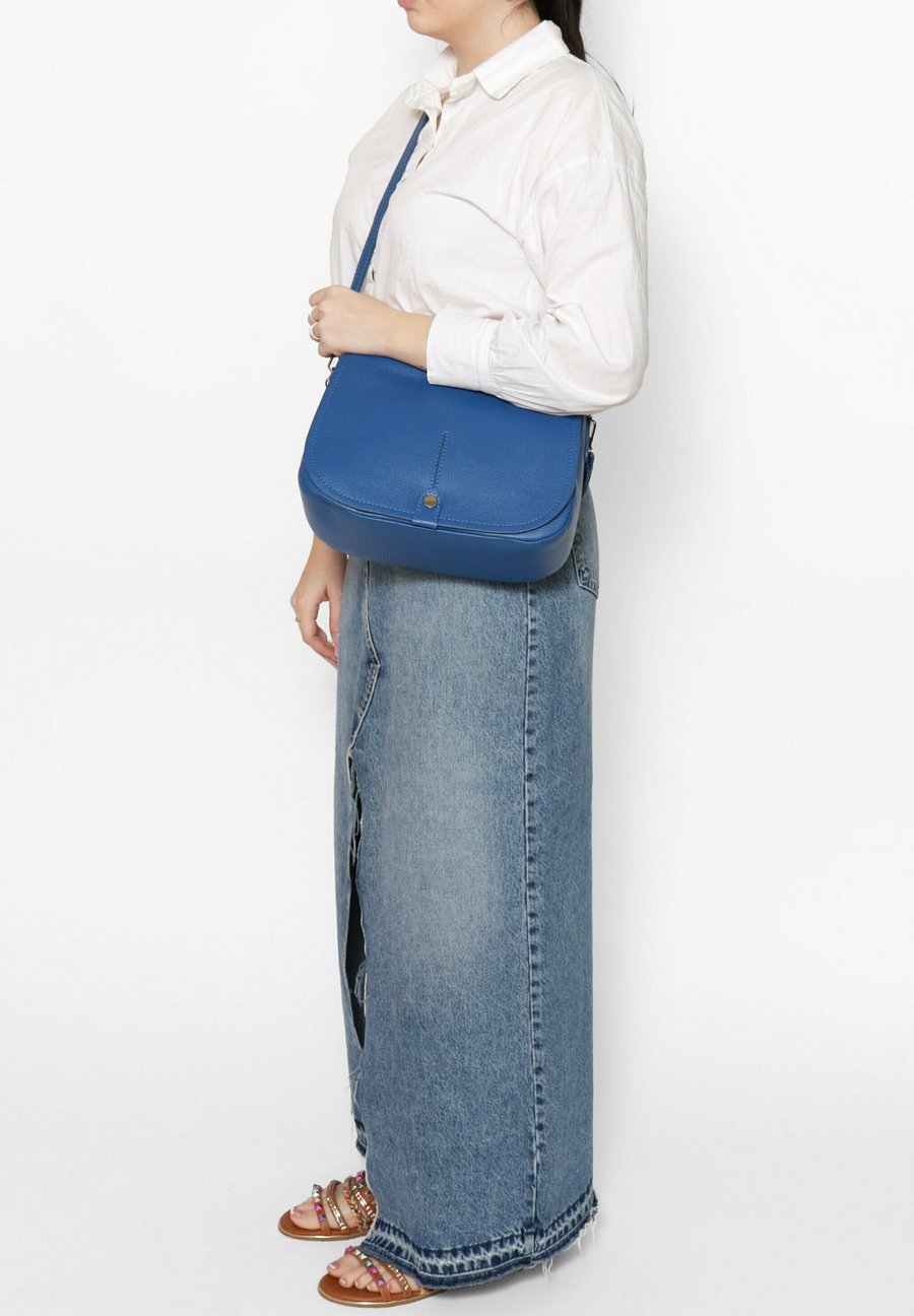 Сумка Chiara Ferretti Handbag, Bluette/Blue
Сумка Chiara Ferretti Handbag, Bluette/Blue