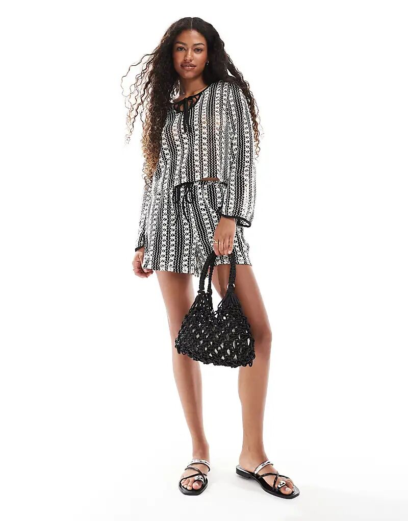 Короткие кружевные шорты Vero Moda в полоску
Короткие кружевные шорты Vero Moda в полоску