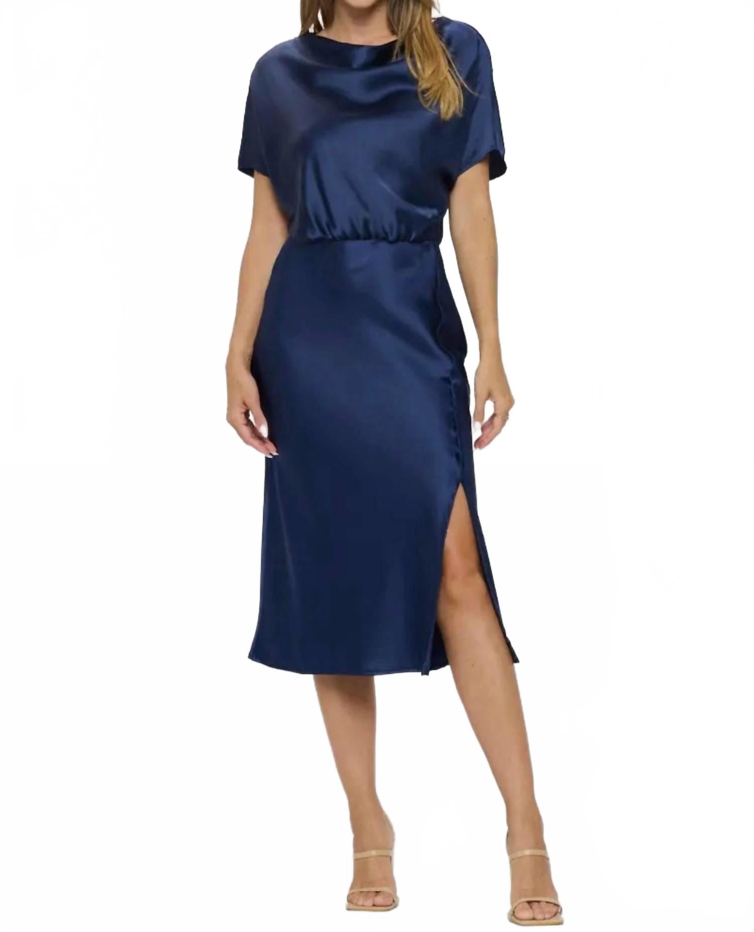 Атласное платье темно-синего цвета Reneec., темно-синий
Атласное платье темно-синего цвета Reneec., темно-синий