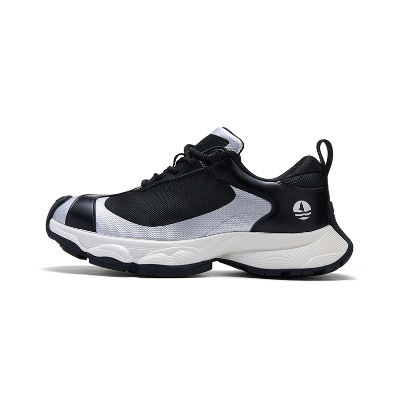 NAVIGARE Низкие массивные кроссовки мужские черные
NAVIGARE Низкие массивные кроссовки мужские черные