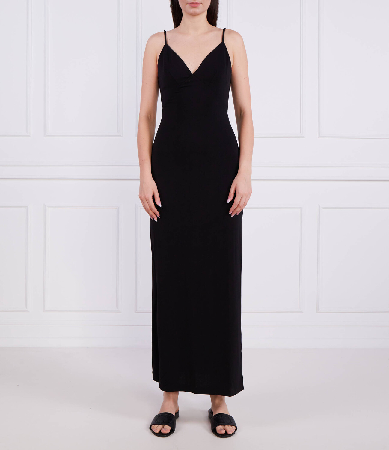 Платье GUESS, черный
Платье GUESS, черный