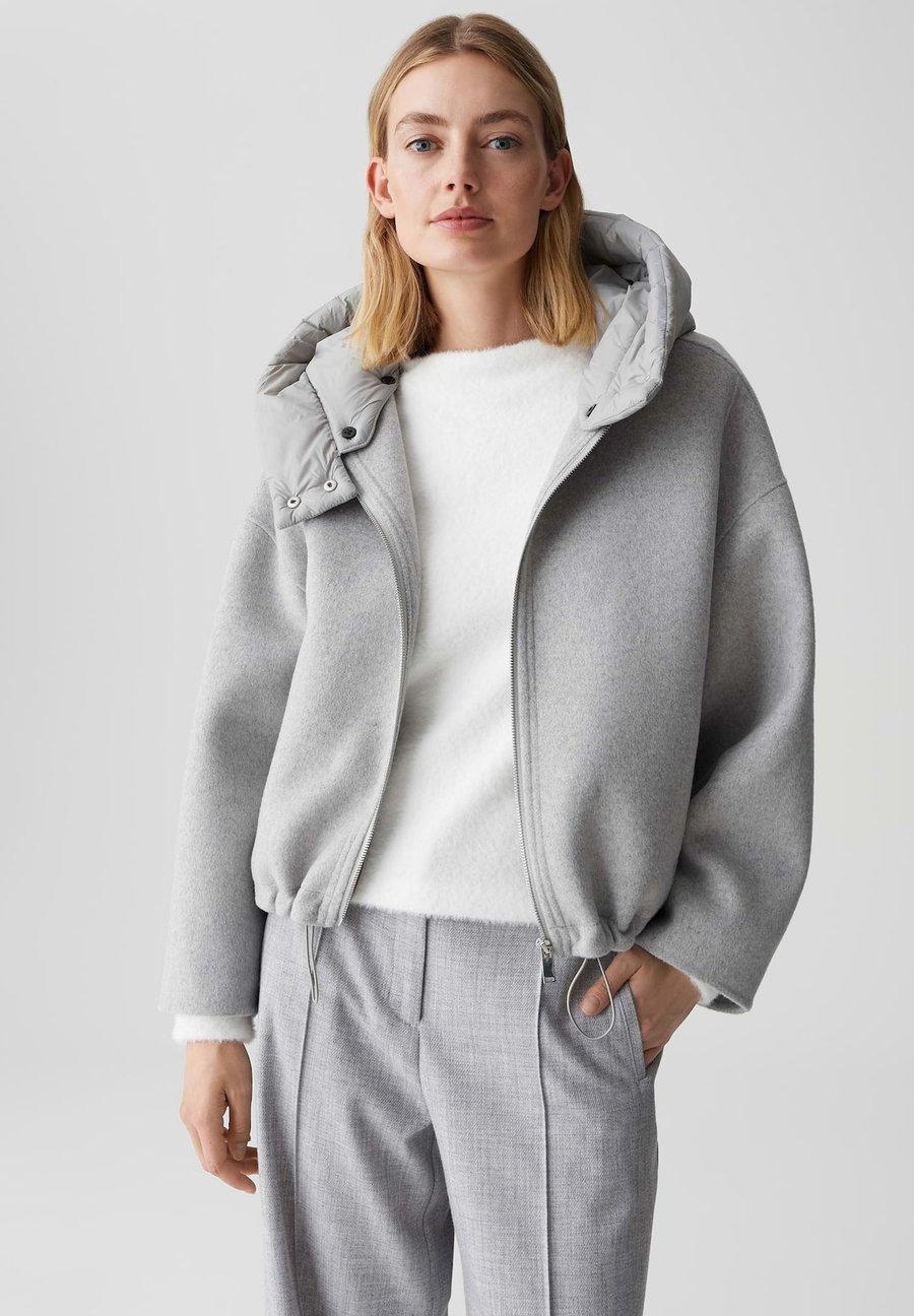 Худи OPUS RELAXED FIT REMOVABLE HOOD, Hazy Fog Melange/Grey
Худи OPUS RELAXED FIT REMOVABLE HOOD, Hazy Fog Melange/Grey