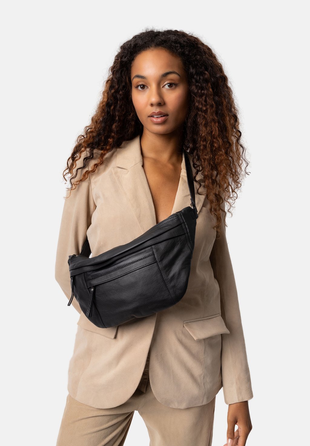 Поясная сумка JUNE RE:DESIGNED, черный
Поясная сумка JUNE RE:DESIGNED, черный