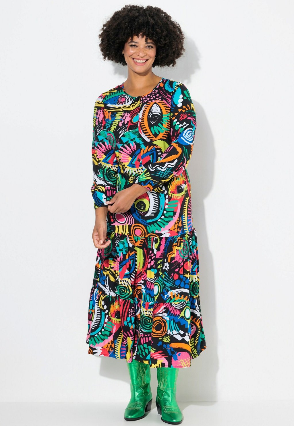 Повседневное платье WITH EYE PATTERN AND FRILLS Angel of Style, черный
Повседневное платье WITH EYE PATTERN AND FRILLS Angel of Style, черный