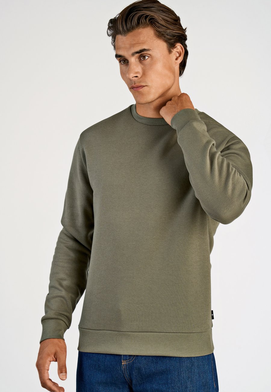 Толстовка Junk De Luxe O-NECK, Army/Olive
Толстовка Junk De Luxe O-NECK, Army/Olive