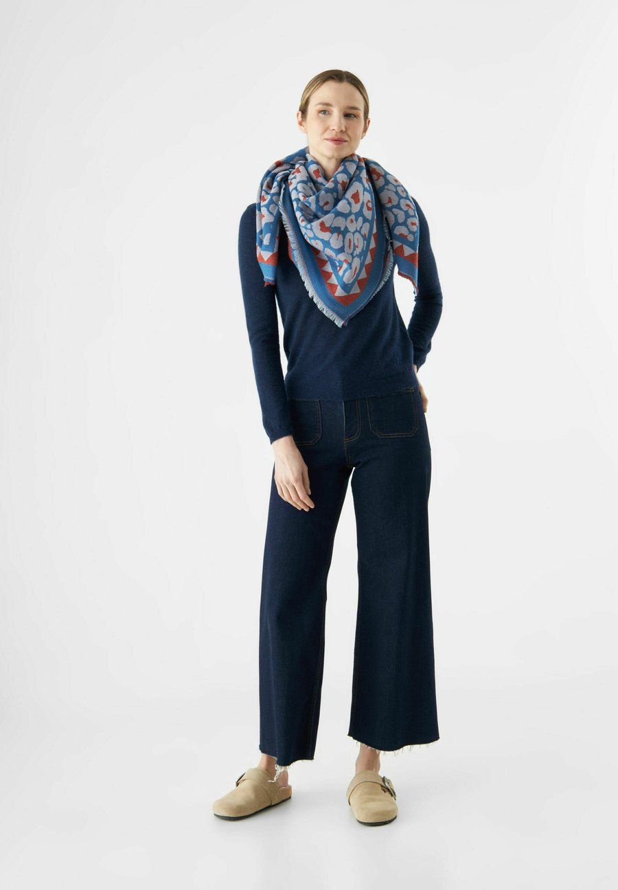 Шарф Codello Foulard, Blau/Blue
Шарф Codello Foulard, Blau/Blue