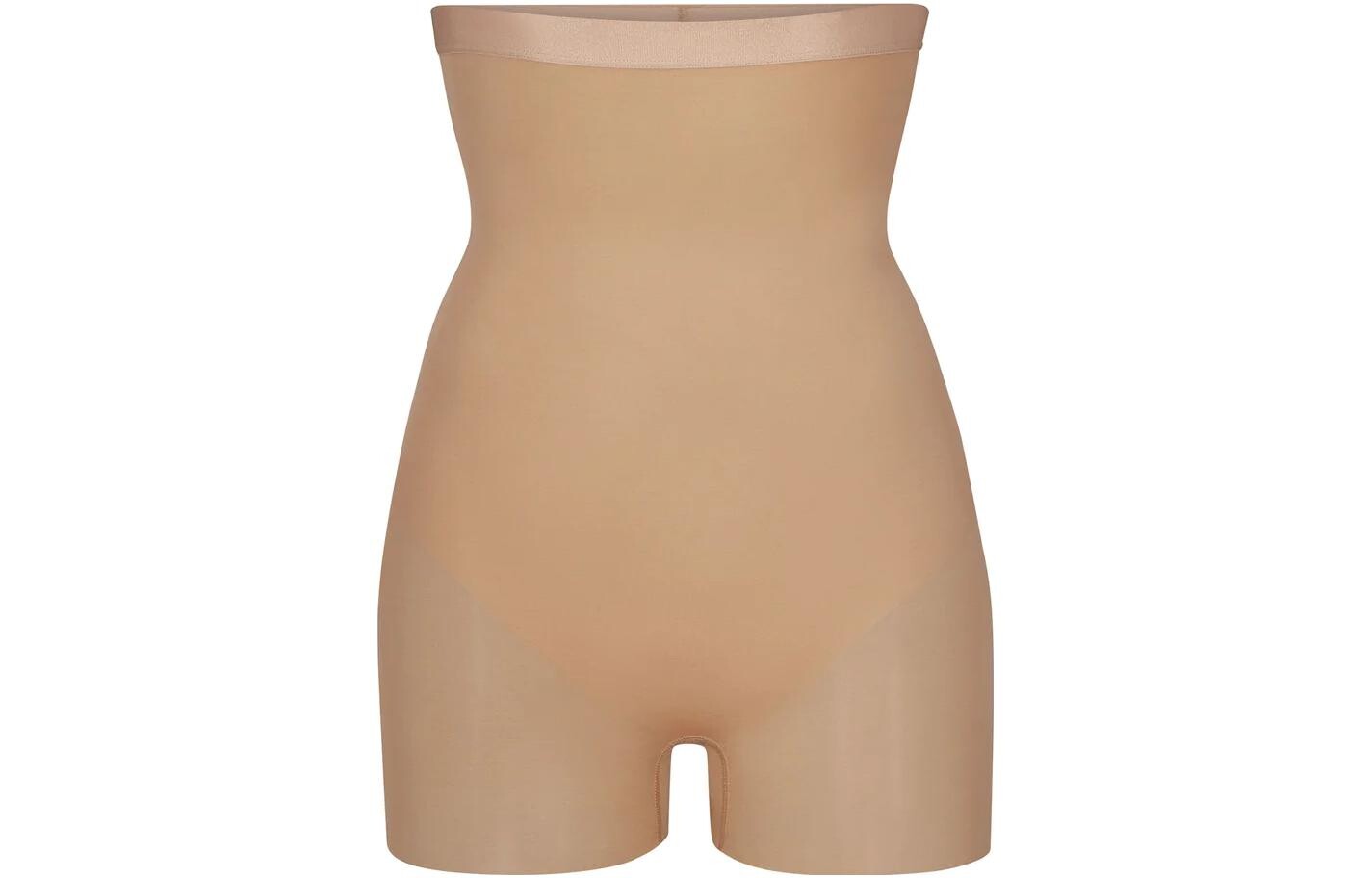 Женские трусы Skims
Женские трусы Skims