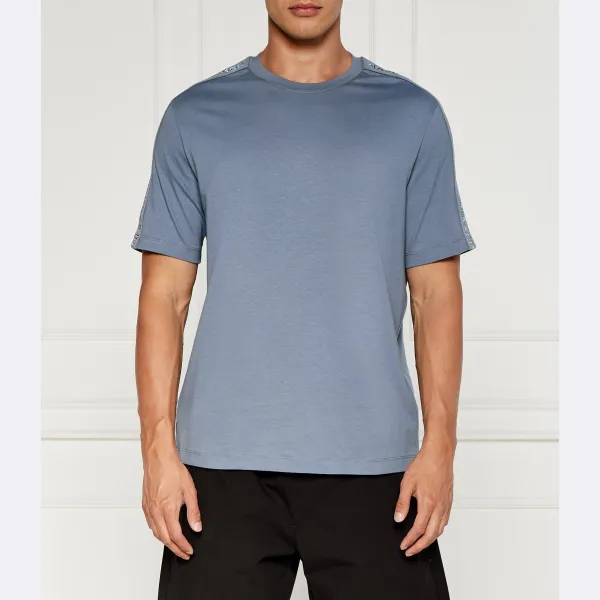 Футболка стандартного кроя Armani Exchange, синий
Футболка стандартного кроя Armani Exchange, синий