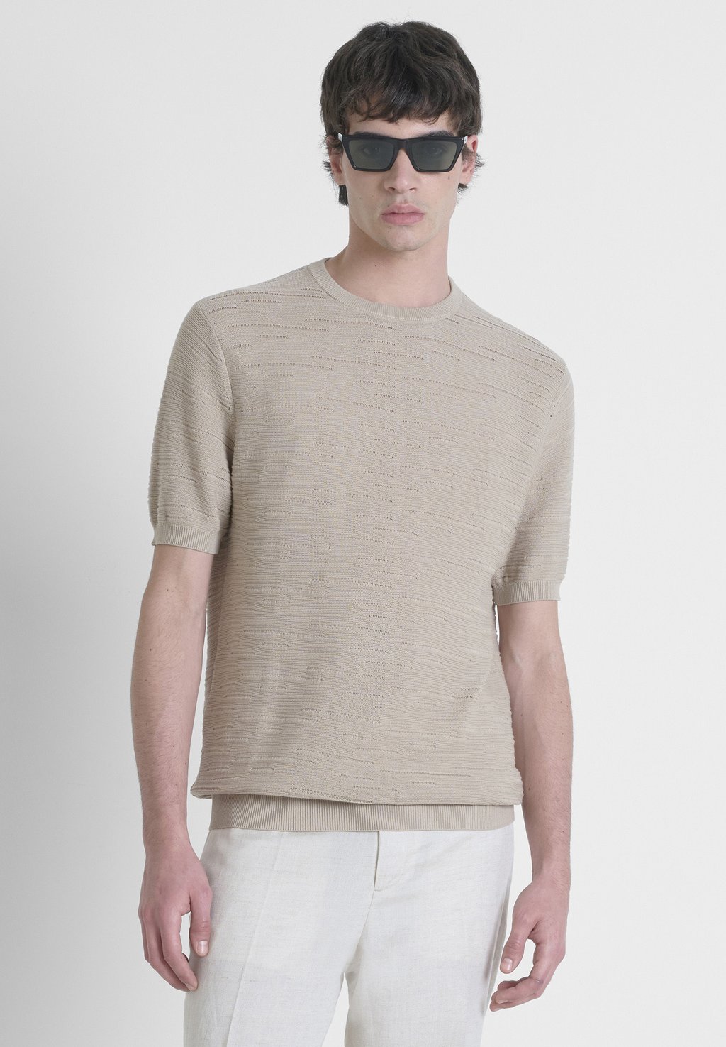 Футболка с принтом REGULAR FIT WITH LOGOED BADGE Antony Morato, песочный
Футболка с принтом REGULAR FIT WITH LOGOED BADGE Antony Morato, песочный