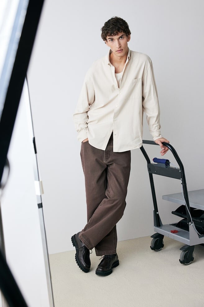 Рубашка структурированного кроя стандартной посадки H&M, бежевый
Рубашка структурированного кроя стандартной посадки H&M, бежевый