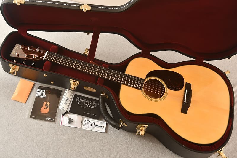 Акустическая гитара Martin Custom Shop 000 18 Style Adirondack Acoustic Guitar #2714330
Акустическая гитара Martin Custom Shop 000 18 Style Adirondack Acoustic Guitar #2714330