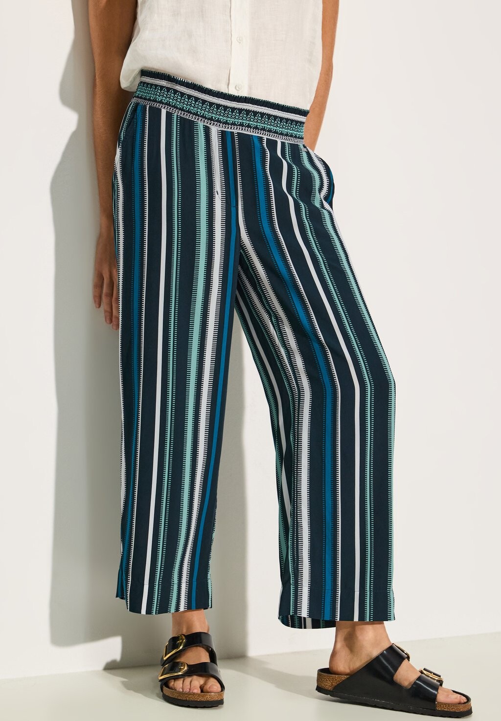 Брюки Cecil, цвет Mottled Dark Green
Брюки Cecil, цвет Mottled Dark Green