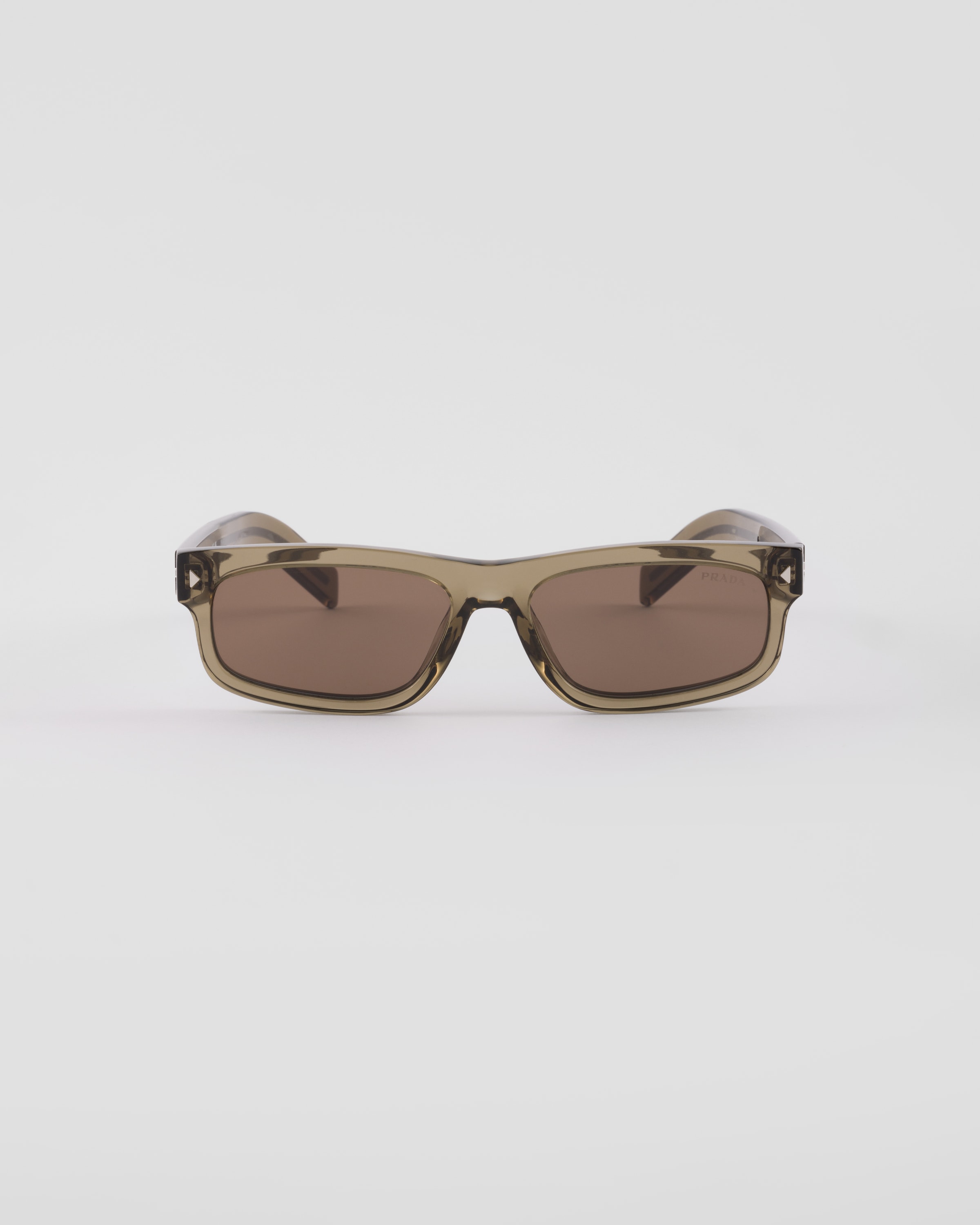 Солнцезащитные очки с культовой металлической табличкой Prada, коричневый
Солнцезащитные очки с культовой металлической табличкой Prada, коричневый