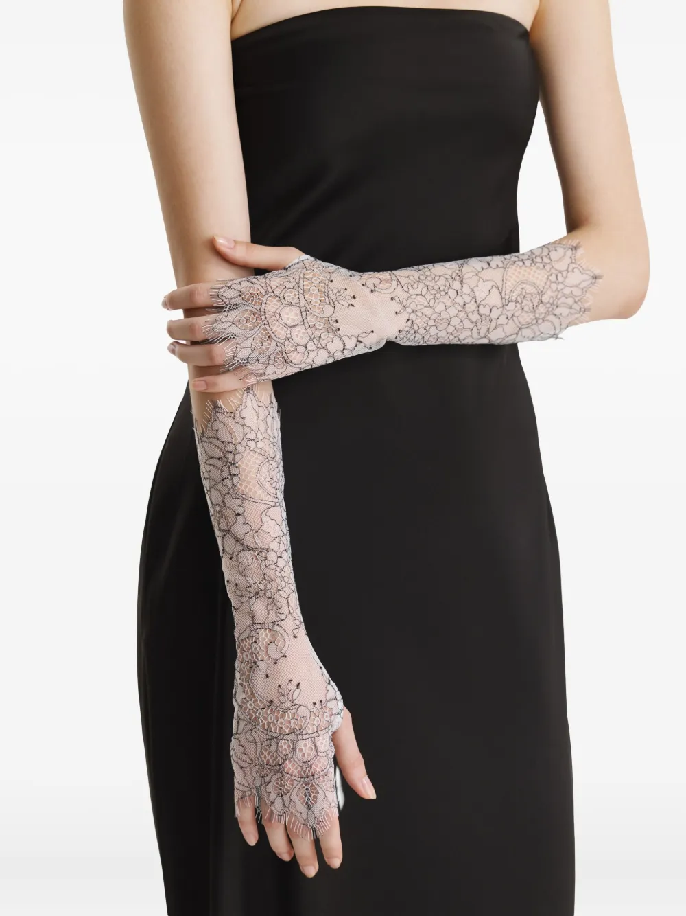 Перчатки с кружевными деталями 2310 STUDIO, белый
Перчатки с кружевными деталями 2310 STUDIO, белый