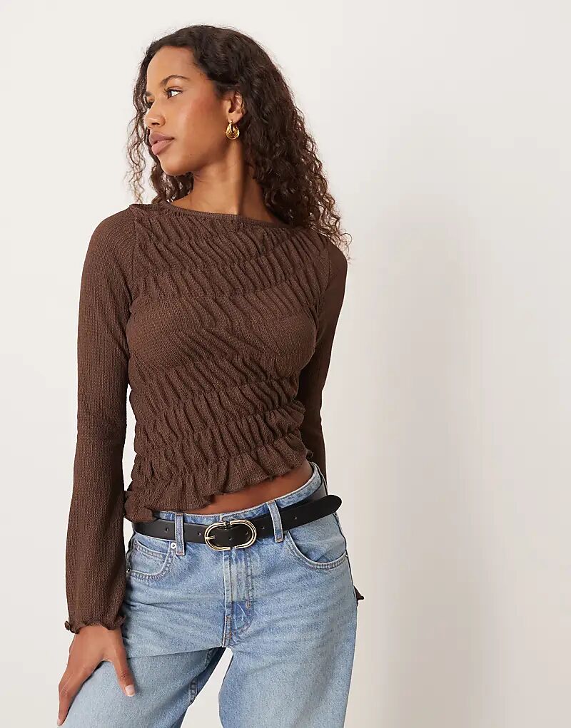 Лонгслив ASOS DESIGN с длинными рукавами и сборками, расклешенный, шоколадного цвета
Лонгслив ASOS DESIGN с длинными рукавами и сборками, расклешенный, шоколадного цвета