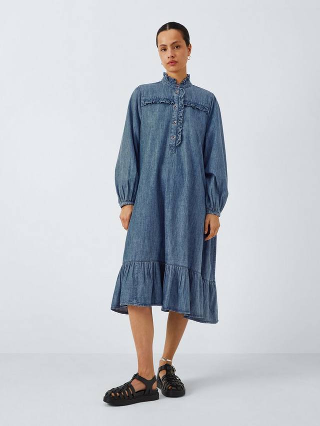 Джинсовое платье с оборками от fifi AND/OR, цвет Denim Blue 
Джинсовое платье с оборками от fifi AND/OR, цвет Denim Blue