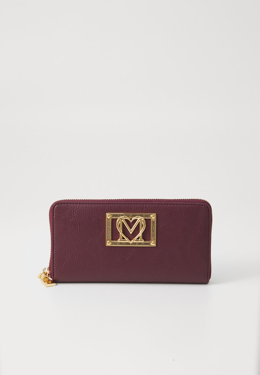Кошелек Love Moschino LOCKED IN GOLD, Wine/Bordeaux
Кошелек Love Moschino LOCKED IN GOLD, Wine/Bordeaux