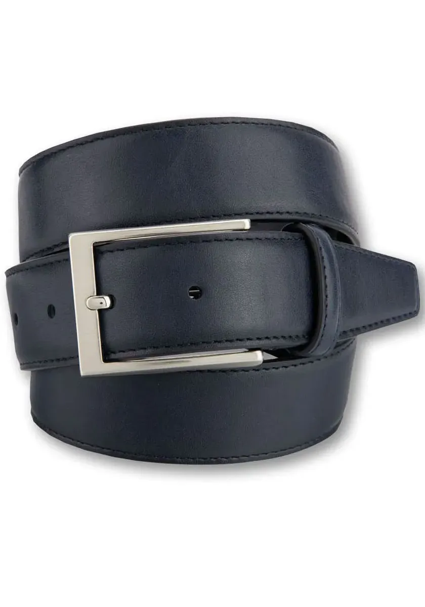 Ремень BERND GÖTZ кожаный, с тонированными краями и прострочкой, цвет морской волны
Ремень BERND GÖTZ кожаный, с тонированными краями и прострочкой, цвет морской волны