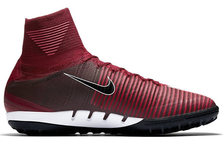 Мужские футбольные кроссовки Nike
Мужские футбольные кроссовки Nike