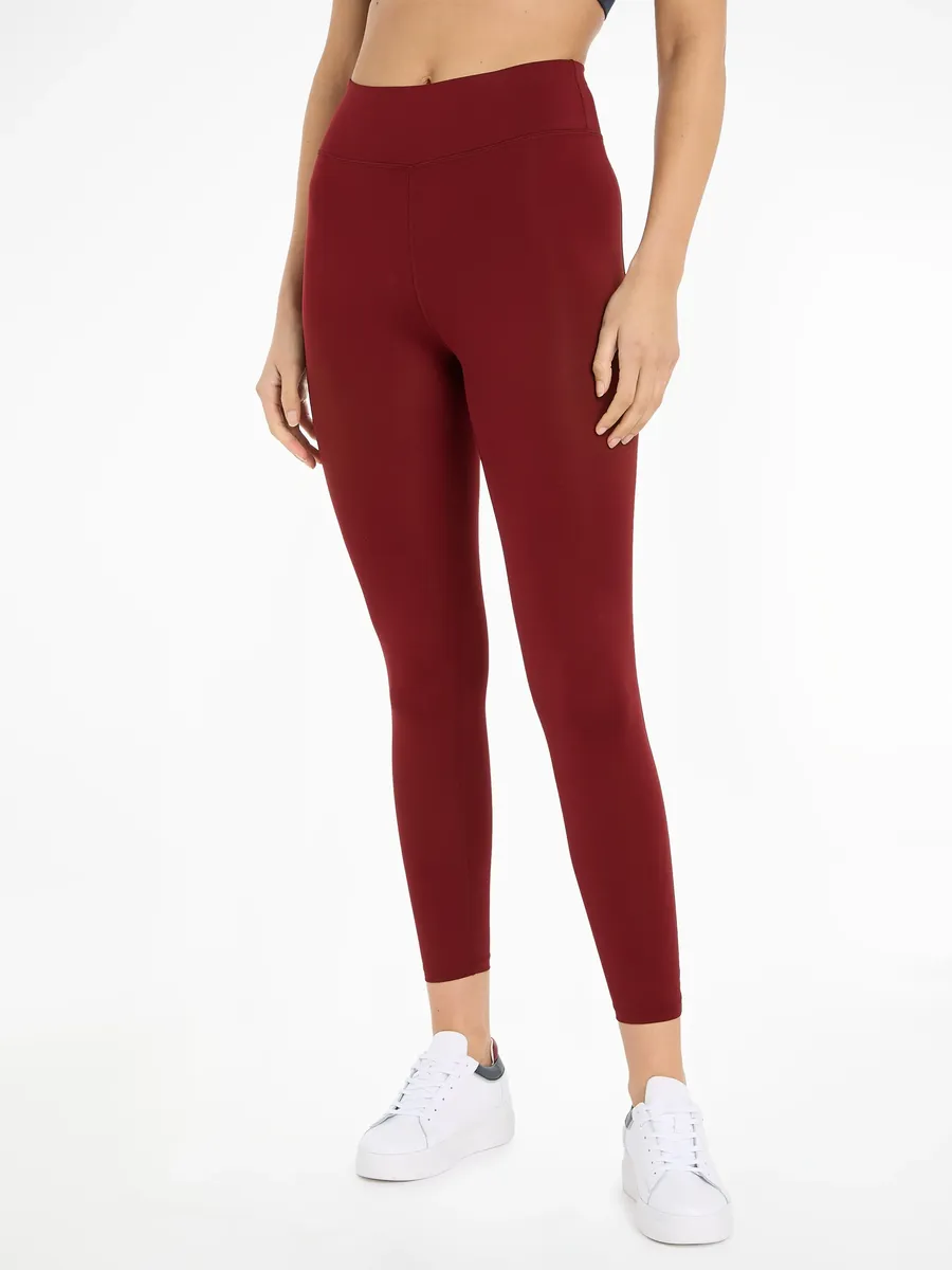 Спортивные функциональные леггинсы Tommy Hilfiger "ESS RW MINI CORP LEGGING 7/8", длина 7/8, высокий пояс, надпись логотипа Hilfiger на штанине Tommy Hilfiger Sport, цвет Deep_Rouge
Спортивные функциональные леггинсы Tommy Hilfiger "ESS RW MINI CORP LEGGING 7/8", длина 7/8, высокий пояс, надпись логотипа Hilfiger на штанине Tommy Hilfiger Sport, цвет Deep_Rouge