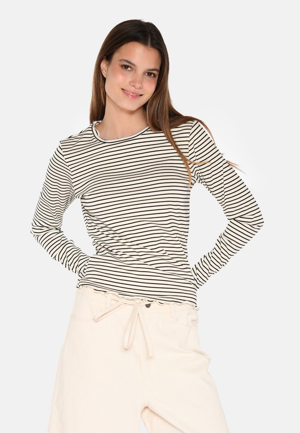 Топ с длинными рукавами MARKHILD Moves, черный
Топ с длинными рукавами MARKHILD Moves, черный