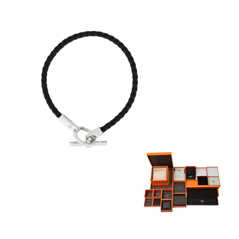 Кожаный браслет Glenan Unisex HERMES, черный
Кожаный браслет Glenan Unisex HERMES, черный
