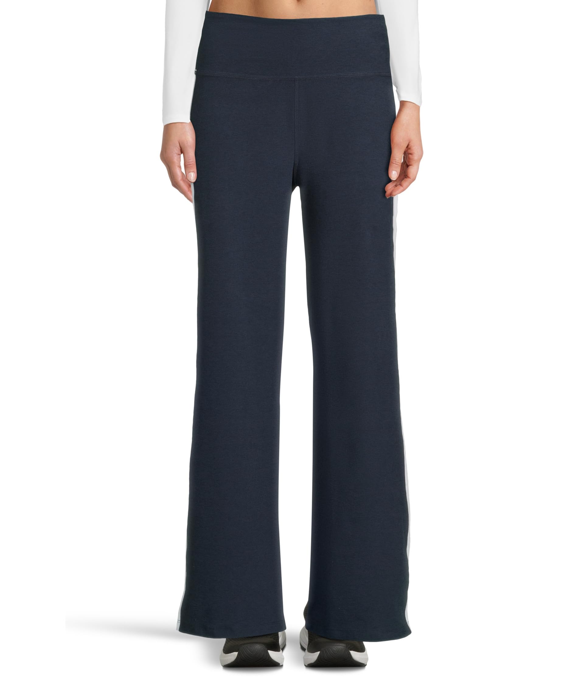 Брюки Beyond Yoga Spacedye Laid Back Stripe Pants, цвет Nocturnal Navy/Cloud White
Брюки Beyond Yoga Spacedye Laid Back Stripe Pants, цвет Nocturnal Navy/Cloud White