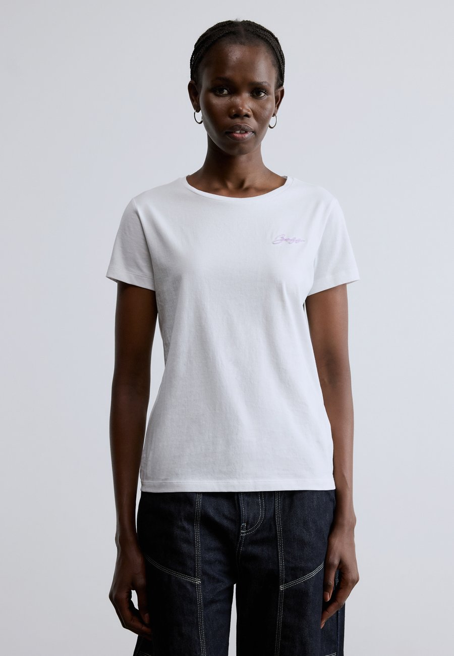 Футболка BOSS ELOVE, Natural/Off-White, Белый, Футболка BOSS ELOVE, Natural/Off-White
Футболка BOSS ELOVE, Natural/Off-White, Белый, Футболка BOSS ELOVE, Natural/Off-White