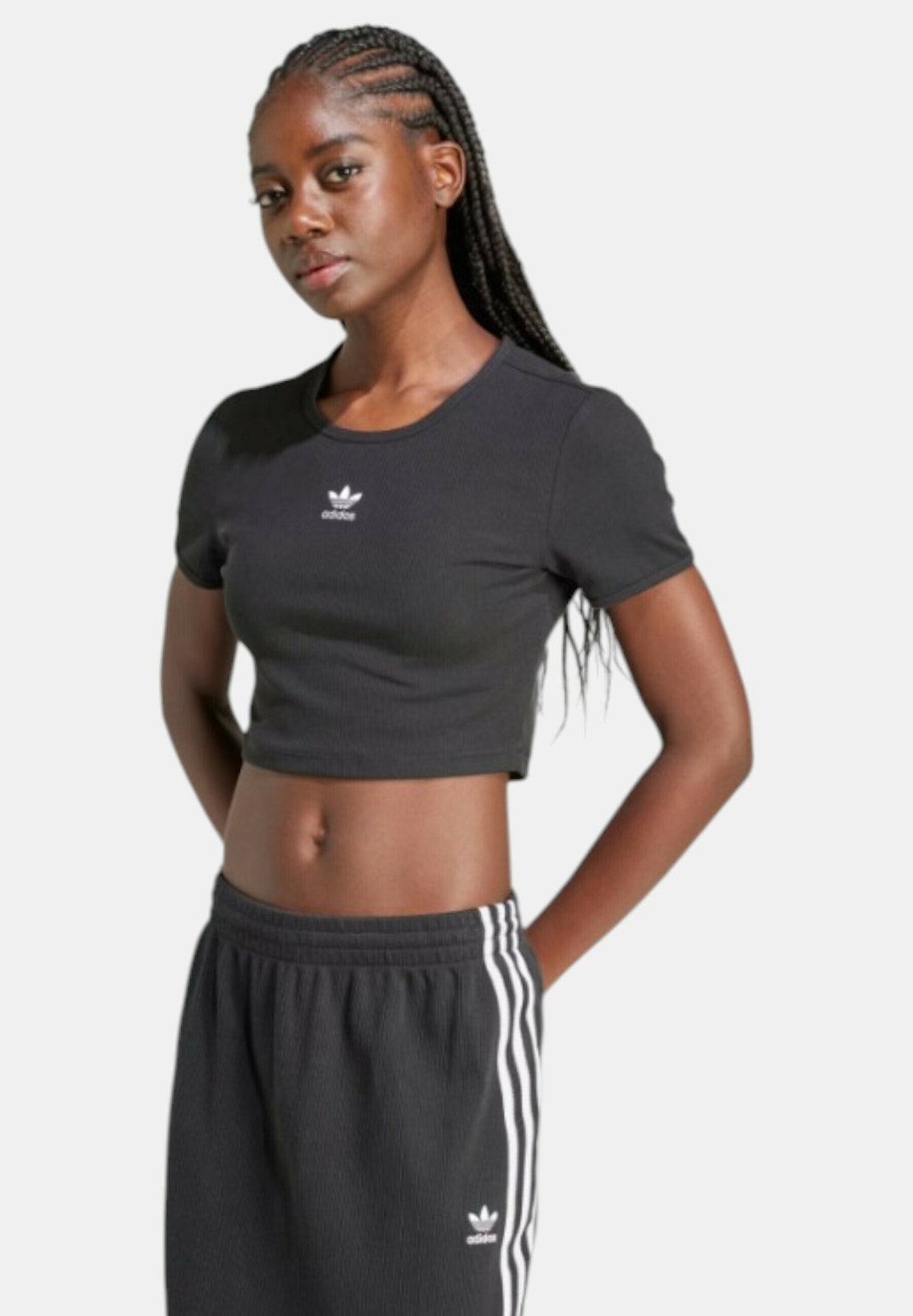 Базовая футболка Adidas Originals, черный
Базовая футболка Adidas Originals, черный