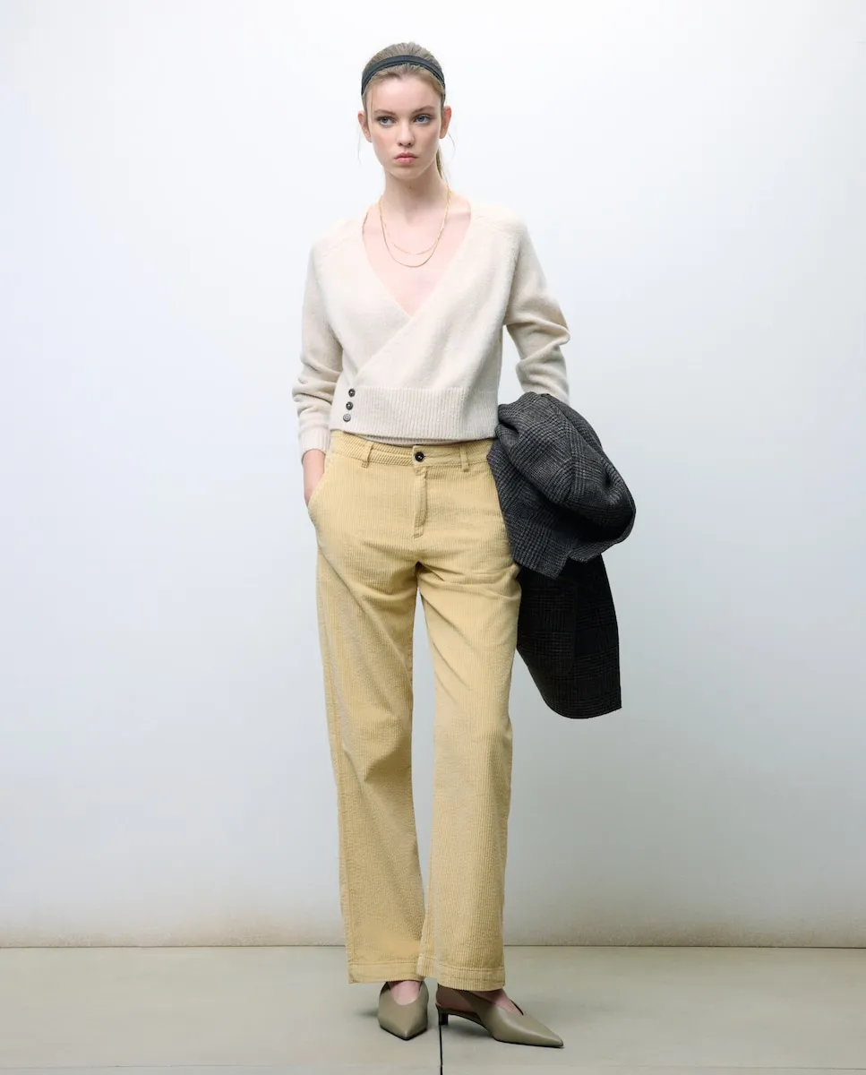 Женские вельветовые брюки широкого кроя Tintoretto, светло-желтый
Женские вельветовые брюки широкого кроя Tintoretto, светло-желтый