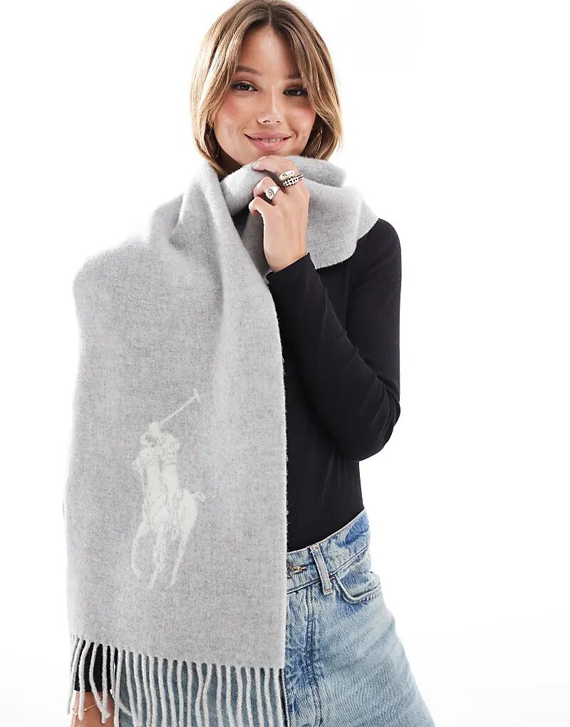 Двусторонний шарф Polo Ralph Lauren с большим логотипом пони в сером и кремовом цветах
Двусторонний шарф Polo Ralph Lauren с большим логотипом пони в сером и кремовом цветах
