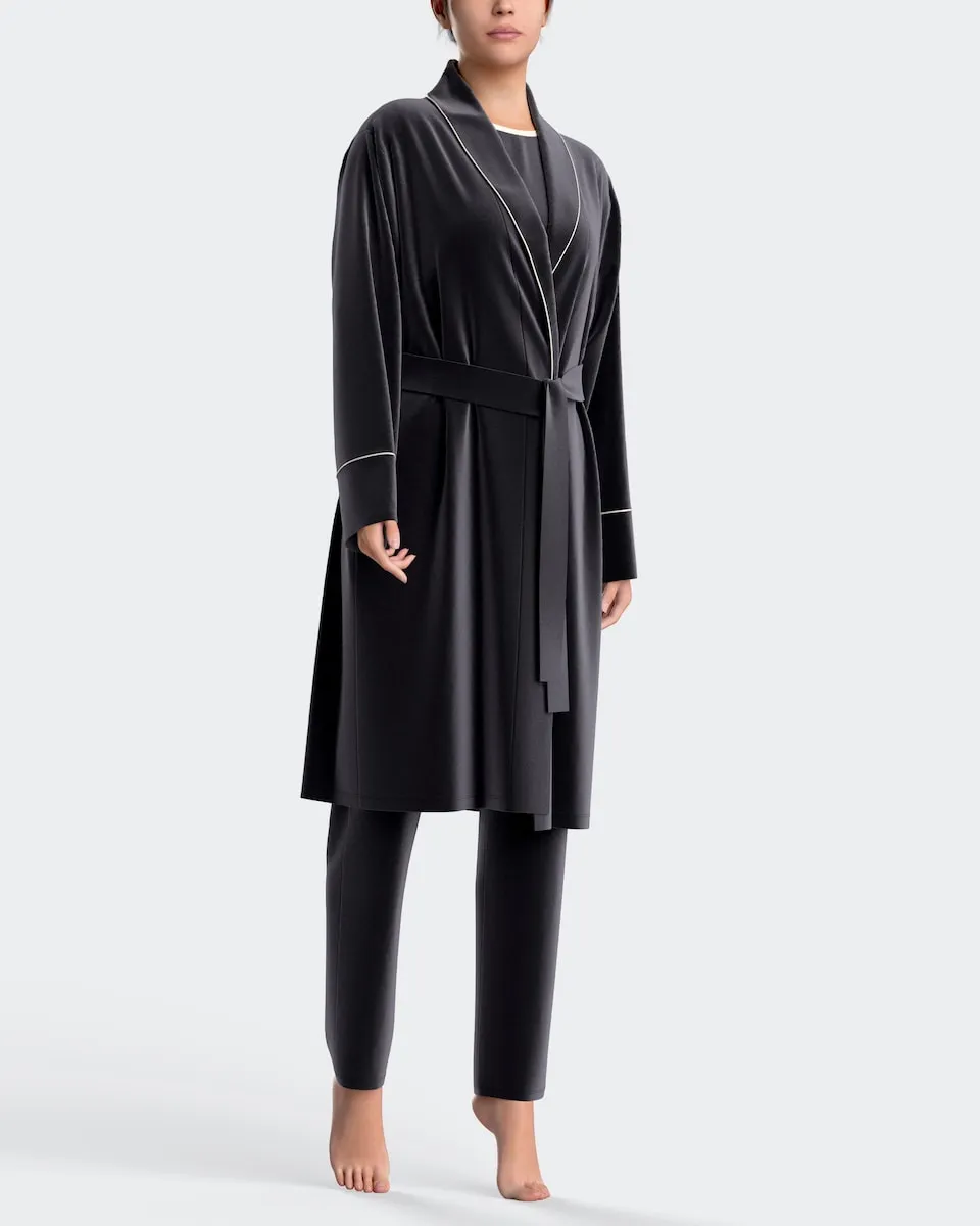 Длинный женский халат из бархата Impetus, светло-голубой
Длинный женский халат из бархата Impetus, светло-голубой