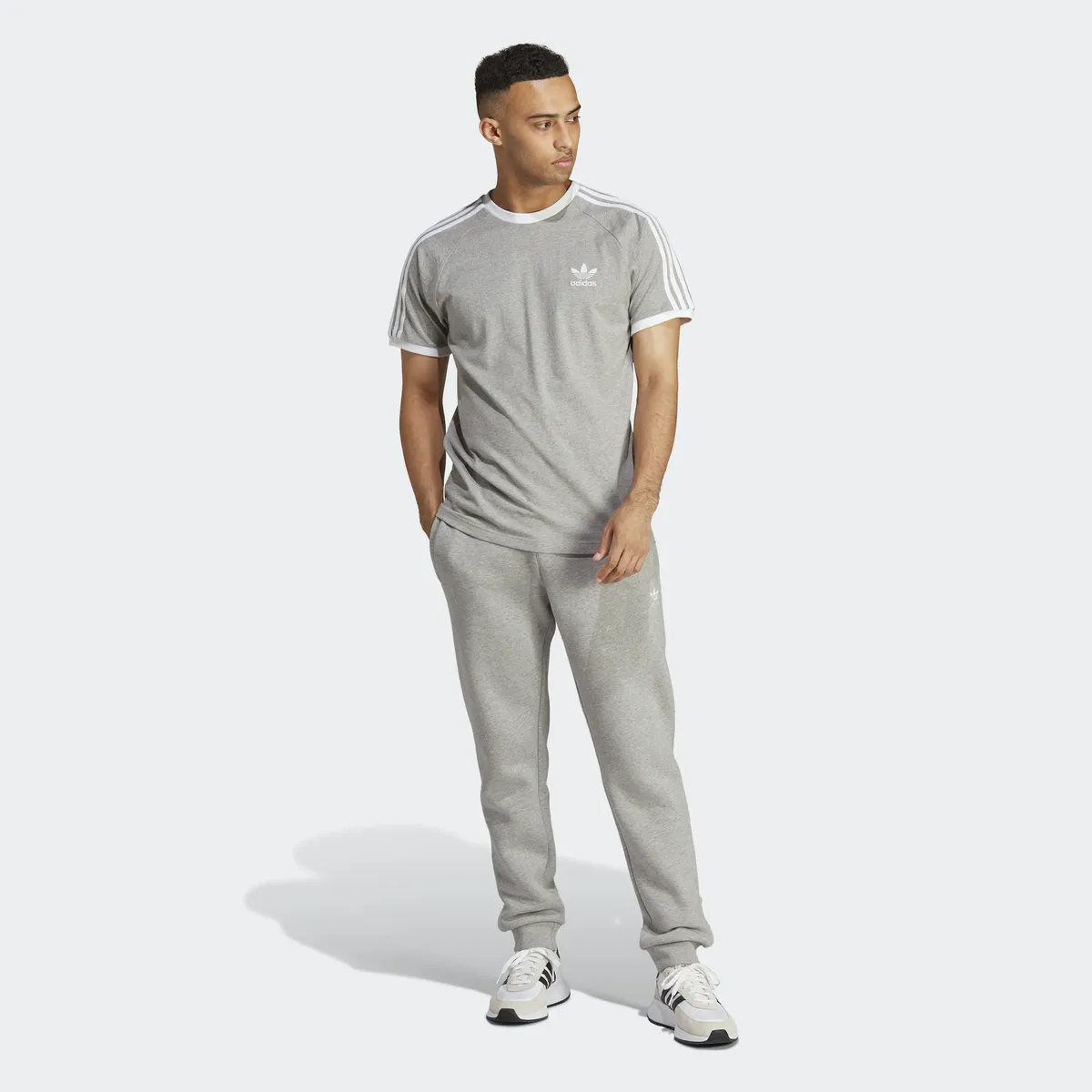 Футболка Adidas Originals "3-ПОЛОСКИ", серый
Футболка Adidas Originals "3-ПОЛОСКИ", серый