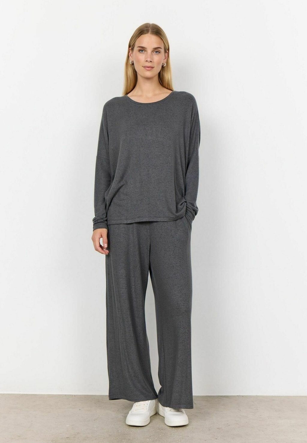 Топ с длинными рукавами BIARA Soyaconcept, темно-коричневый 
Топ с длинными рукавами BIARA Soyaconcept, темно-коричневый