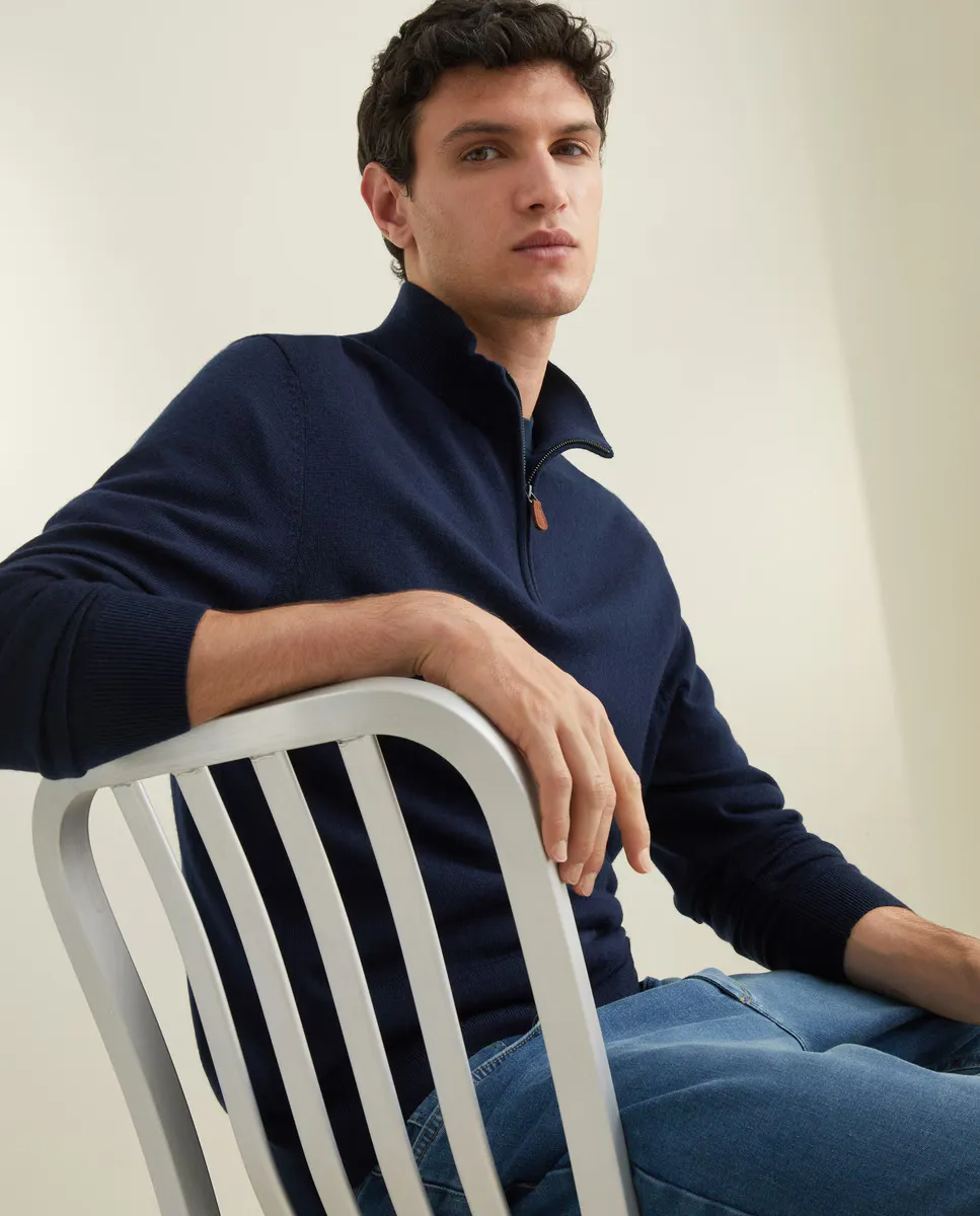 Мужской однотонный свитер с высоким воротом из 100% мериносовой шерсти и молнией Emidio Tucci, темно-синий
Мужской однотонный свитер с высоким воротом из 100% мериносовой шерсти и молнией Emidio Tucci, темно-синий