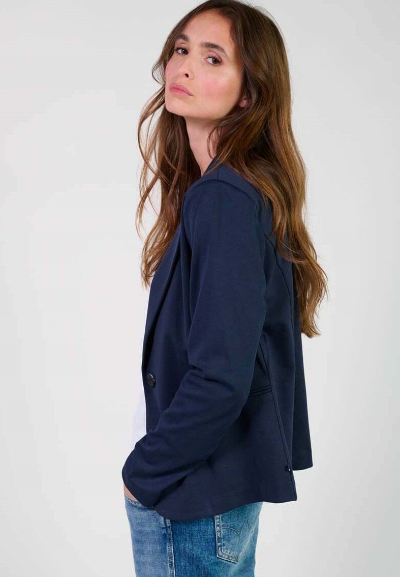 Блейзер OSCAR Le Temps Des Cerises, синий
Блейзер OSCAR Le Temps Des Cerises, синий