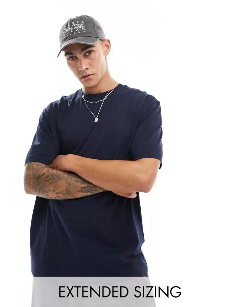 Темно-синяя футболка свободного кроя ASOS
Темно-синяя футболка свободного кроя ASOS