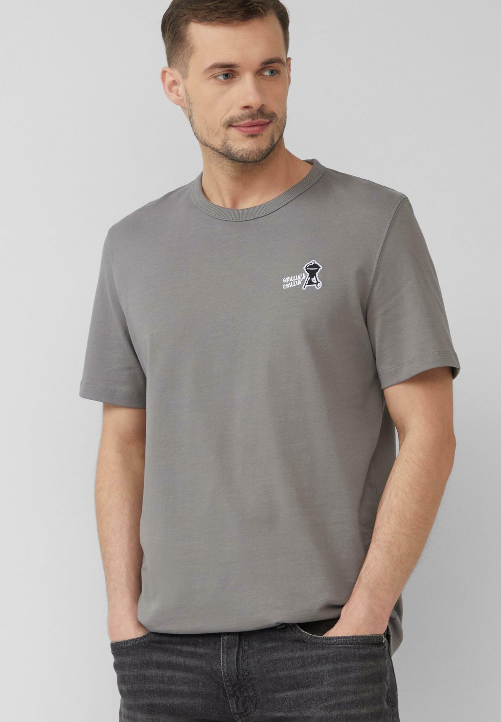 Футболка с принтом MIT GRILL-MOTIV s.Oliver, темно-серый
Футболка с принтом MIT GRILL-MOTIV s.Oliver, темно-серый