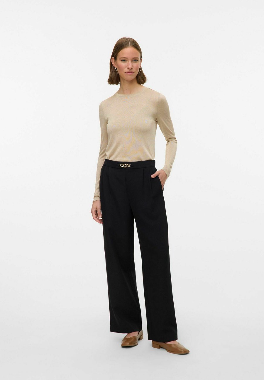 Брюки Vero Moda VMHADASSA MITTLERE TAILLE, Black
Брюки Vero Moda VMHADASSA MITTLERE TAILLE, Black