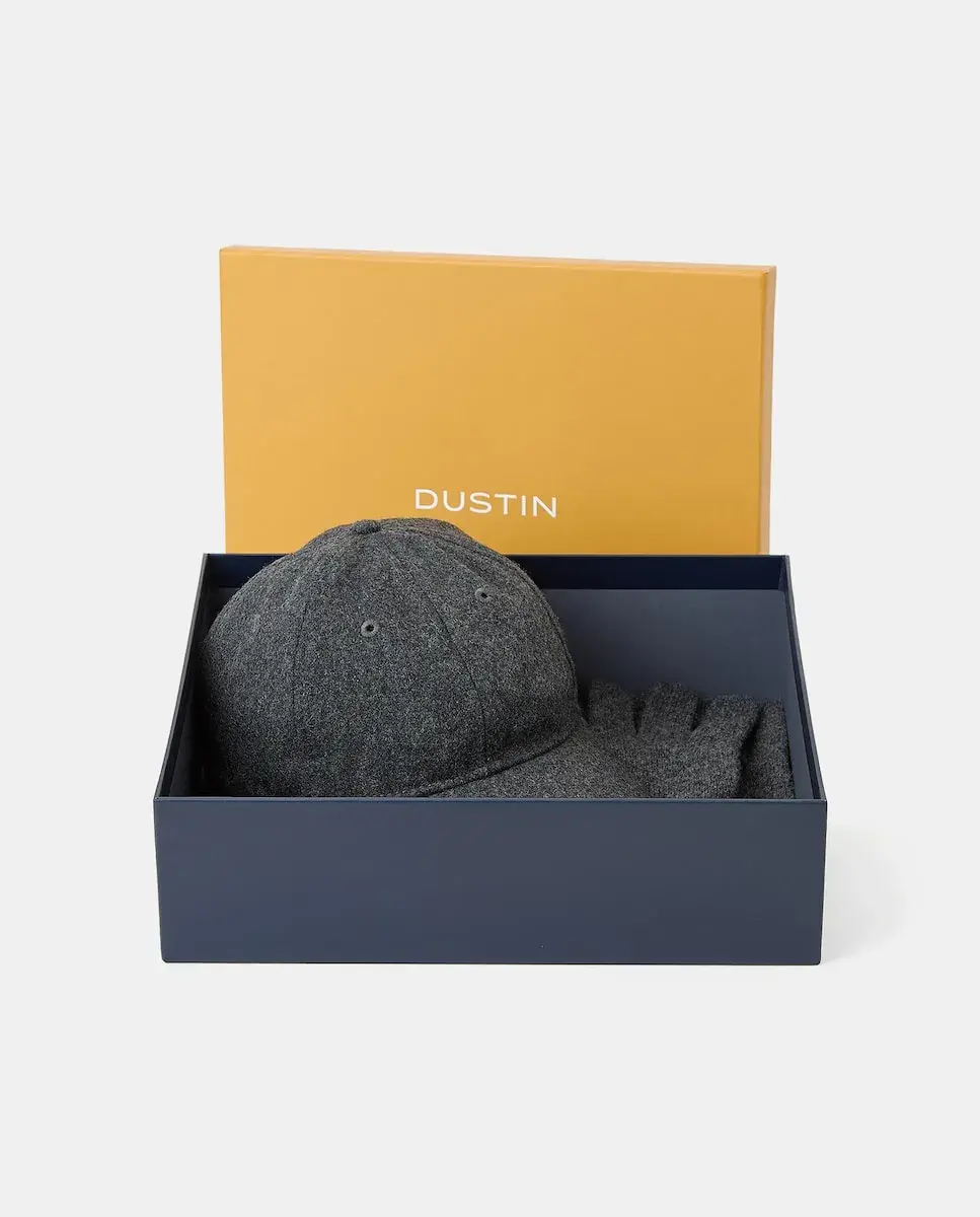 Мужской набор, состоящий из перчаток с кантом и бейсбольной кепки Dustin, темно-серый
Мужской набор, состоящий из перчаток с кантом и бейсбольной кепки Dustin, темно-серый