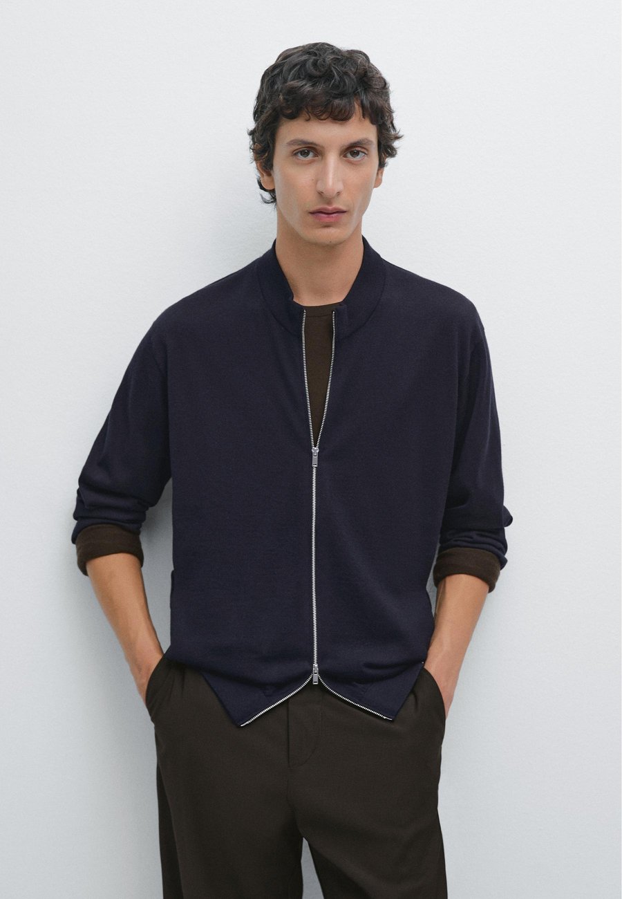 Толстовка Massimo Dutti Zip-up sweatshirt, Dark Blue
Толстовка Massimo Dutti Zip-up sweatshirt, Dark Blue