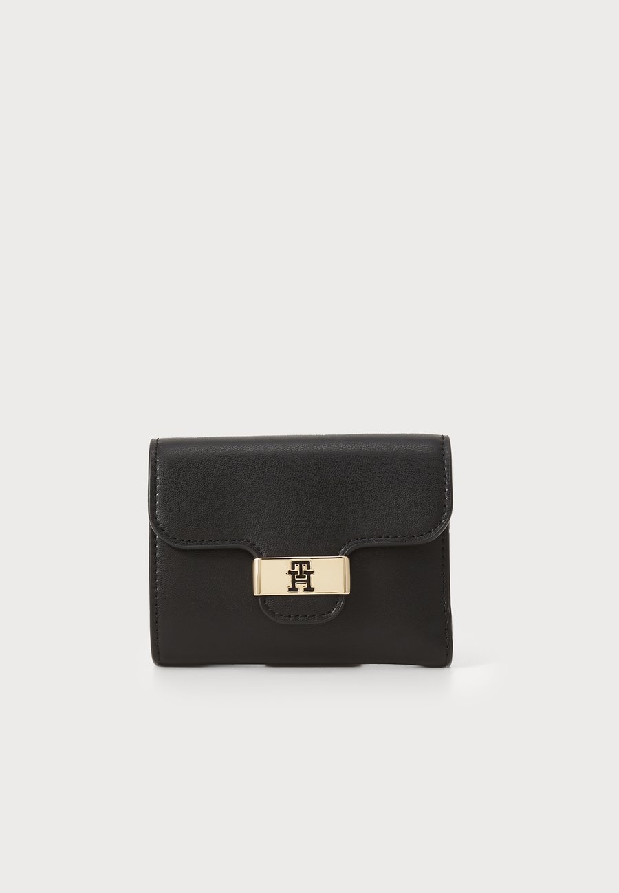 Кошелек Tommy Hilfiger HERITAGE TRIFOLD, Black
Кошелек Tommy Hilfiger HERITAGE TRIFOLD, Black