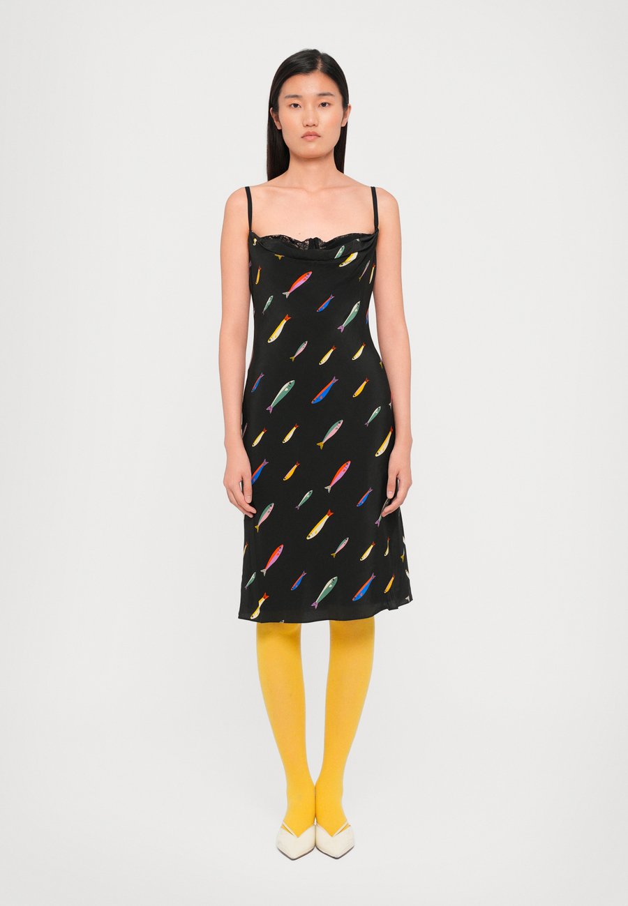 Платье STAUD EVANGELINE, Pop Sardines Black/Black
Платье STAUD EVANGELINE, Pop Sardines Black/Black