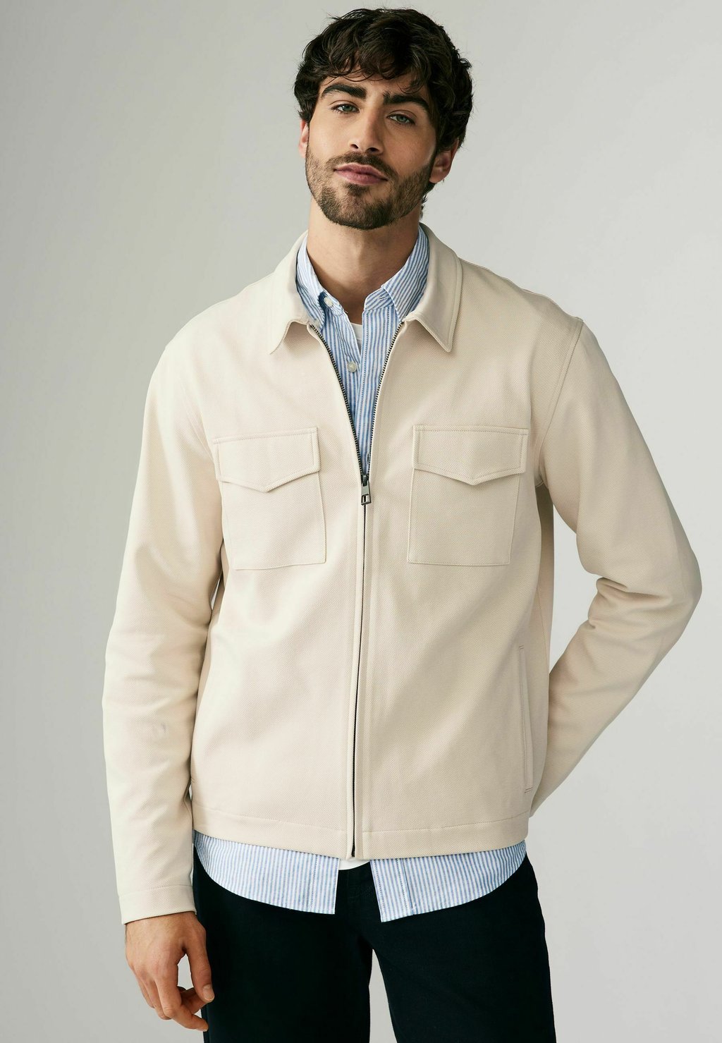 Легкая куртка Next, бежевый
Легкая куртка Next, бежевый